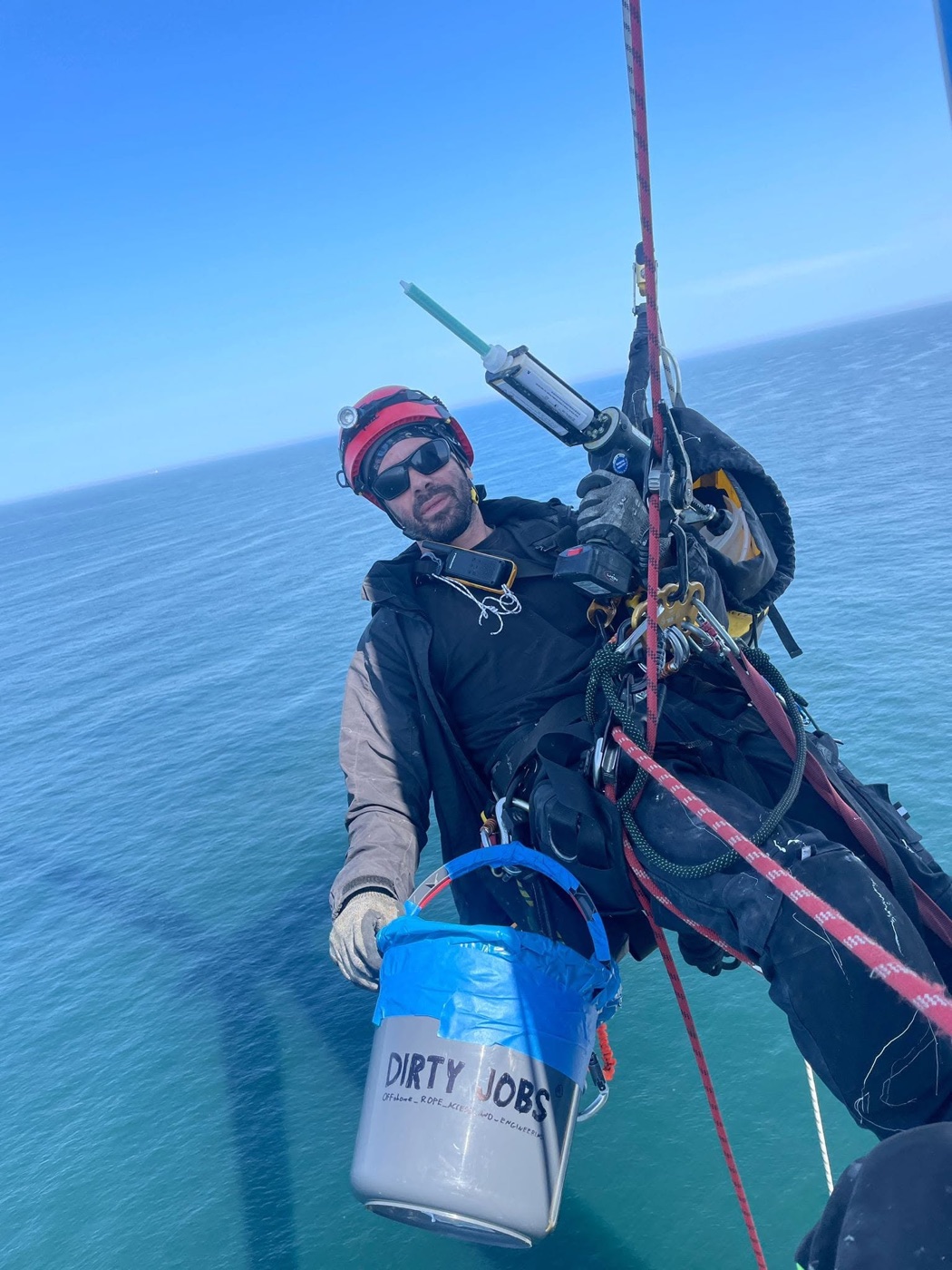 Offshore blade cleaning
